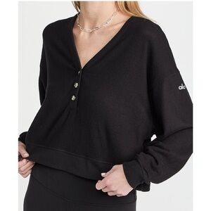 ALO Yoga Soho Cropped Henley XS